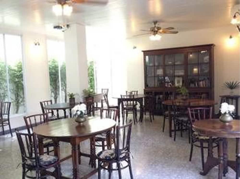 Ssip Boutique Dhevej Bangkok (Adults Only) Hotel Luaran gambar